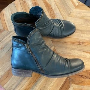 Miz Mooz boots size 8. Like new I only wear a few time